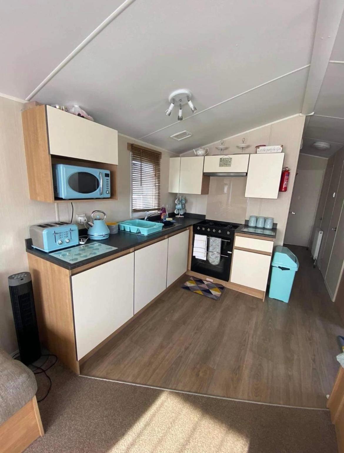 Lottielou'S Hot Tub Breaks At Tattershall Lakes Lincoln Exterior foto