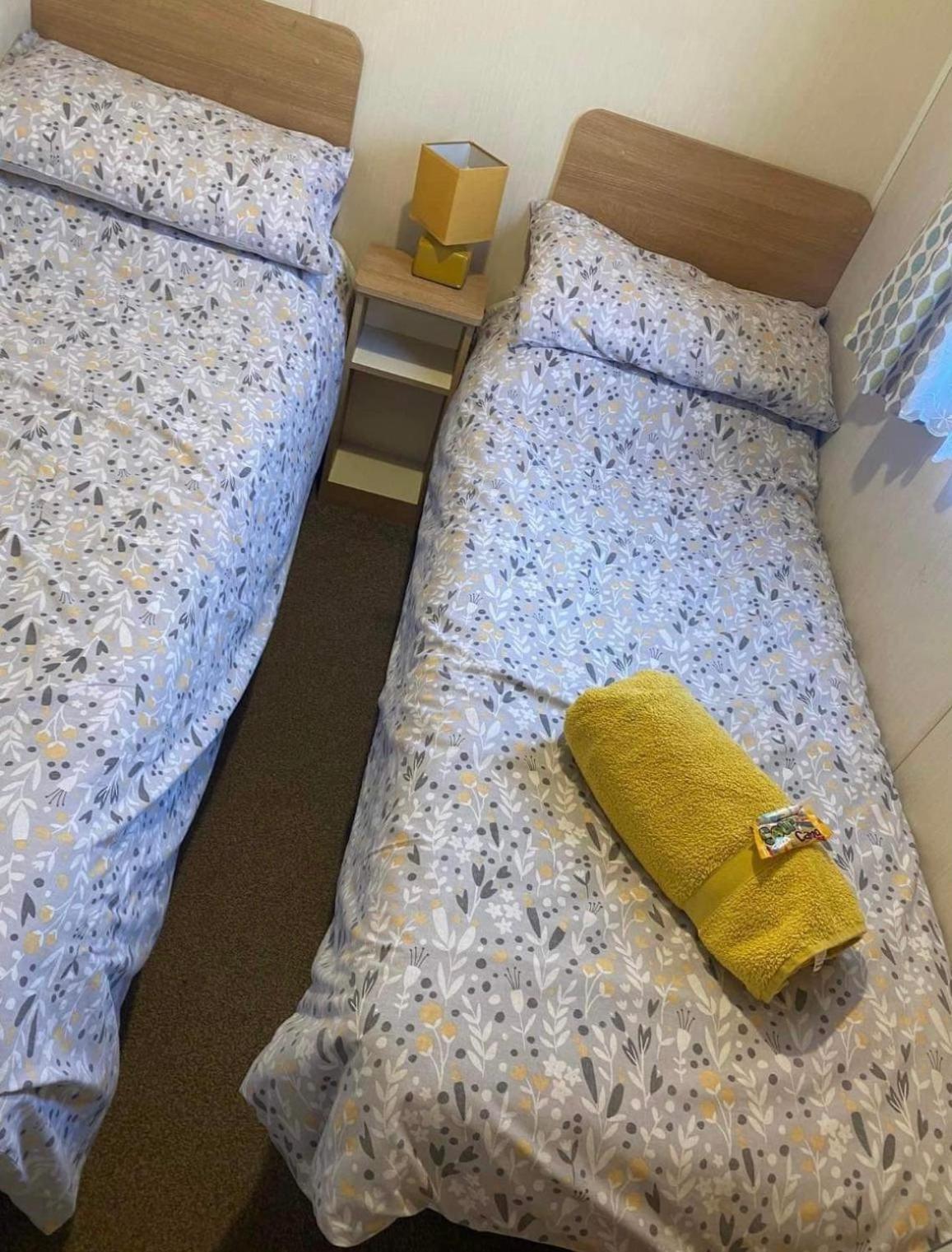 Lottielou'S Hot Tub Breaks At Tattershall Lakes Lincoln Exterior foto