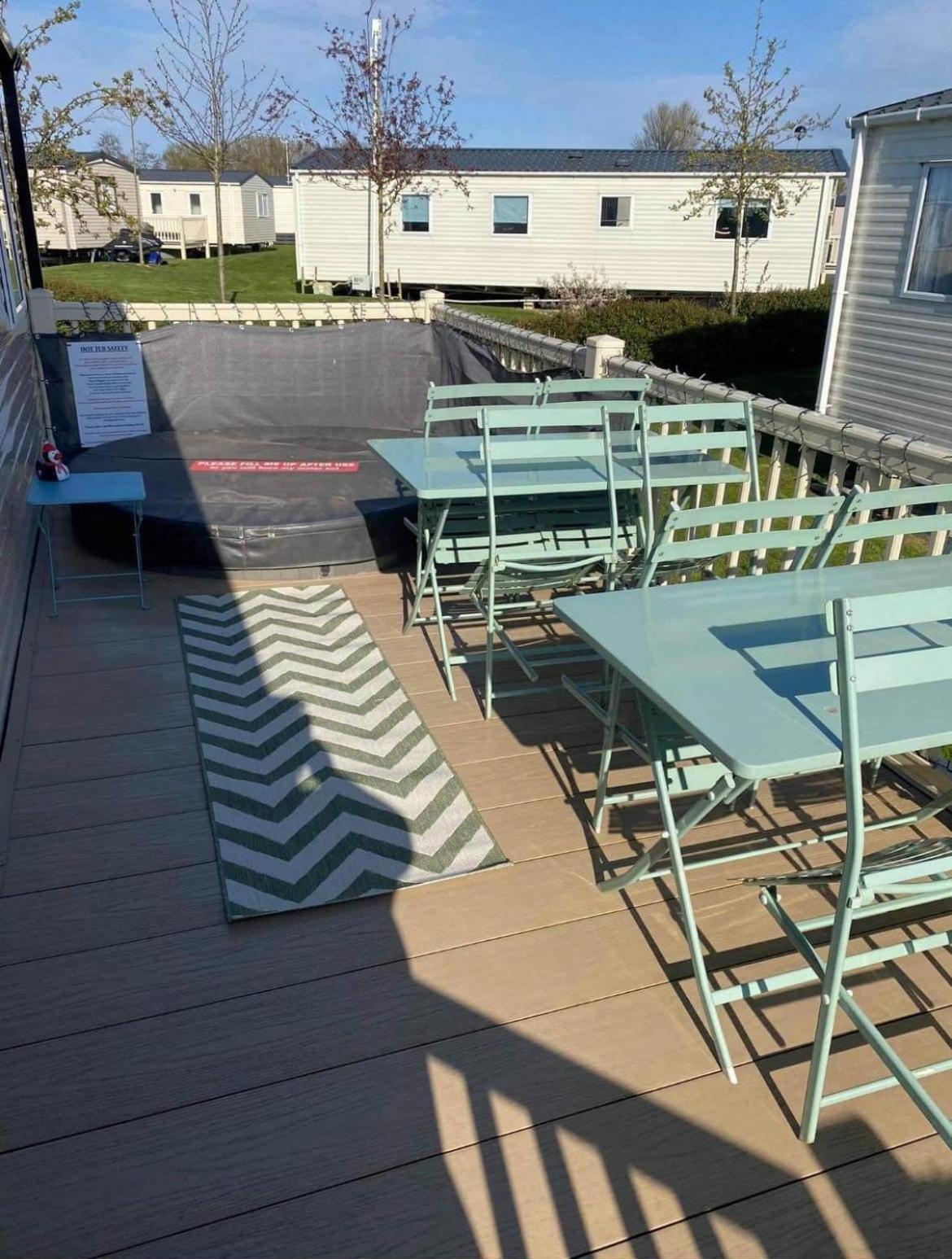 Lottielou'S Hot Tub Breaks At Tattershall Lakes Lincoln Exterior foto